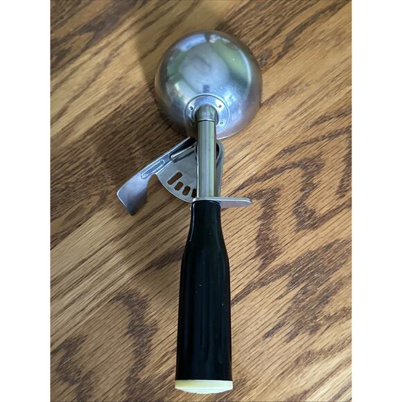 Vintage HAMILTON BEACH MODEL 67 Ice Cream Scoop Black Stainless Made In USA - Picture 3 of 4
